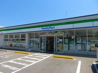 ファミリーマート東鳥生店まで550m