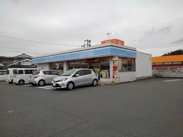 ローソン日田インター店まで680m