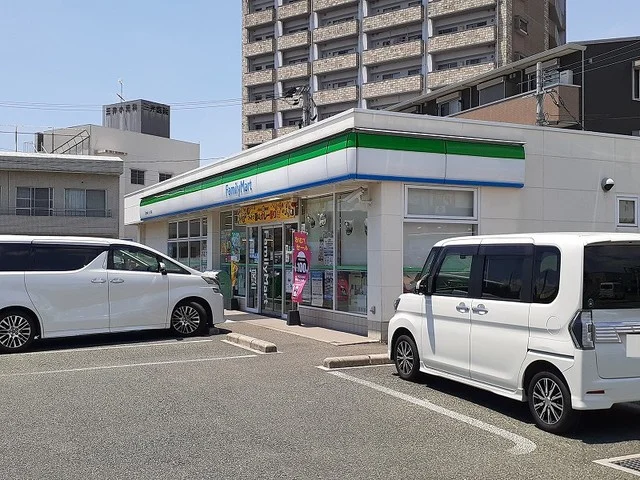 ファミリーマート尾ノ上４丁目店まで290m