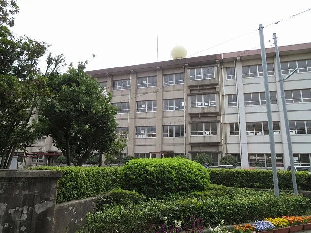 明治北小学校まで900m