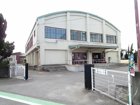 小松島市立小松島小学校まで660m