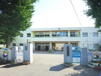鴻巣市立 箕田小学校まで610m
