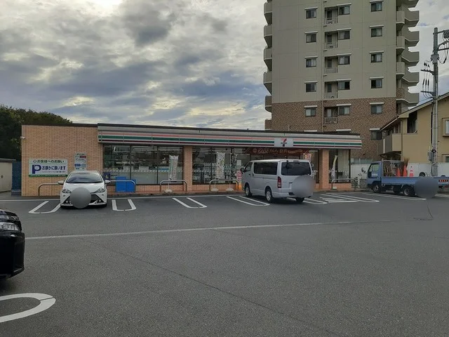 セブンイレブンまで331m