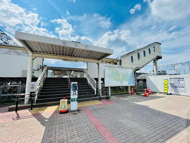 館腰駅まで1900m