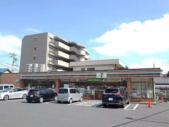 セブンイレブン吉川木売２丁目店まで300m