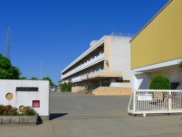 太田市立駒形小学校まで450m