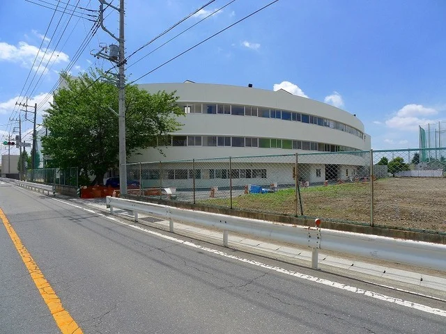 沢野小学校まで1000m