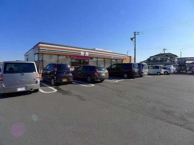 セブンイレブン館林バイパス店まで400m