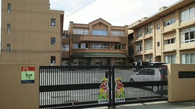 大里小学校まで350m