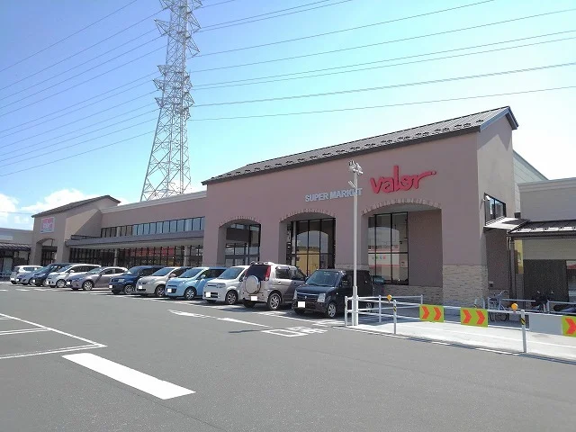 バロー甲府昭和店まで650m