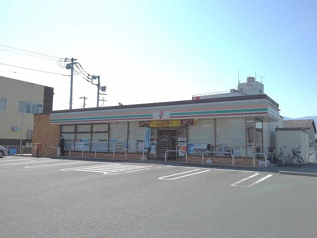 セブンイレブン甲府国母４丁目店まで1000m