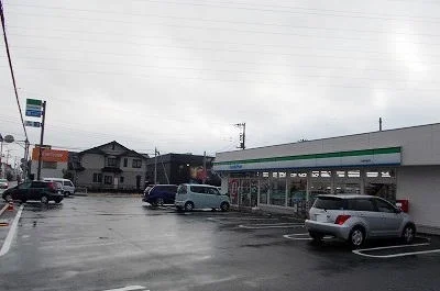 ファミリーマート三島中島店まで270m