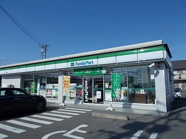 ファミリーマート岐阜北鶉店まで200m