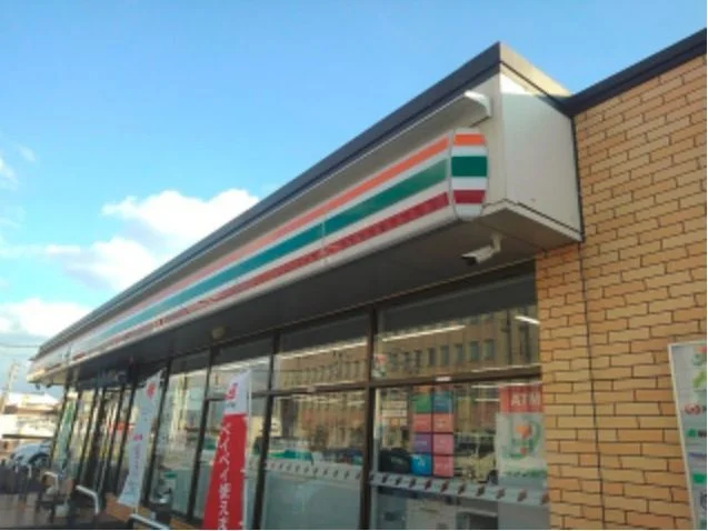 セブンイレブン堺区役所前店まで800m