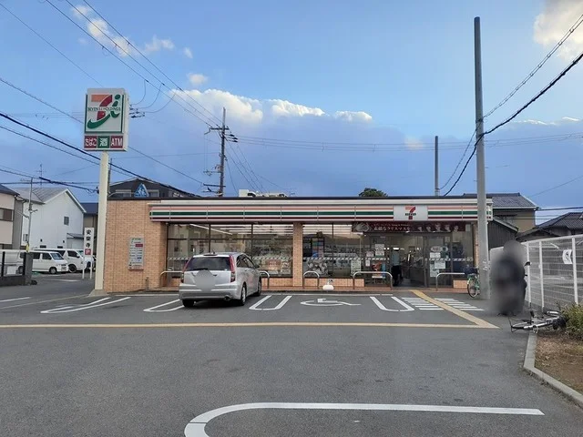 セブンイレブン天美西2丁目店まで500m