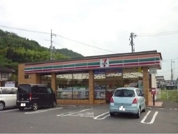 セブンイレブン植松店まで270m