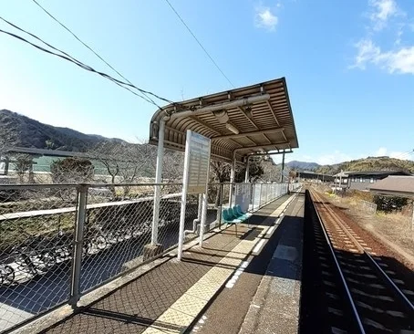波川駅まで6400m