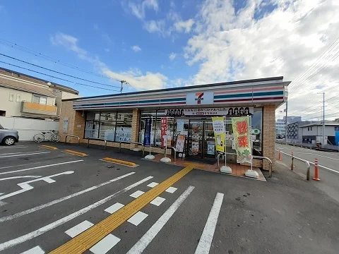 セブン-イレブン 南国篠原店まで450m