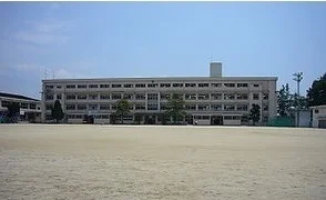 祇園中学校まで1400m