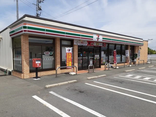 セブンイレブン　鹿子木店まで500m