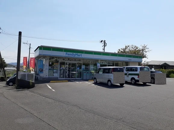 ファミリーマート姶良東餅田店まで140m