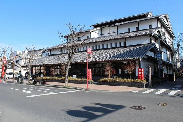 佐賀銀行　唐津支店まで2100m