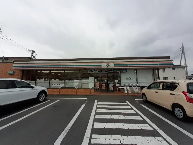 セブンイレブン前橋六供町店まで450m