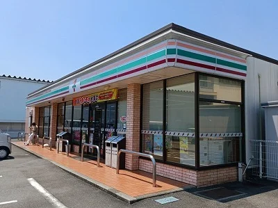 セブンイレブン　富士見ヶ丘店まで400m