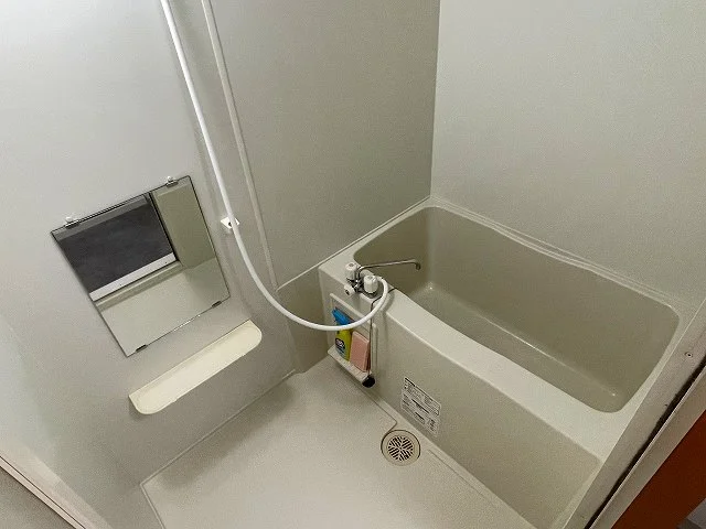 洗剤とスポンジがあります