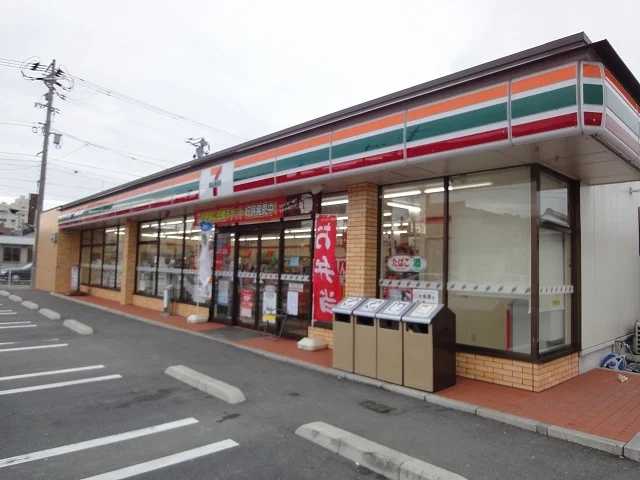 セブンイレブンまで230m