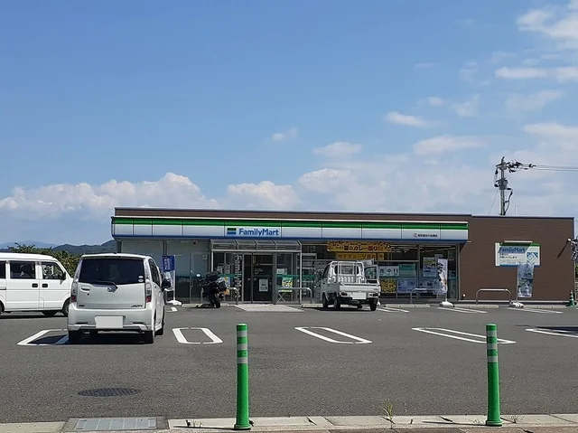 ファミリーマート富合小岩瀬店まで190m