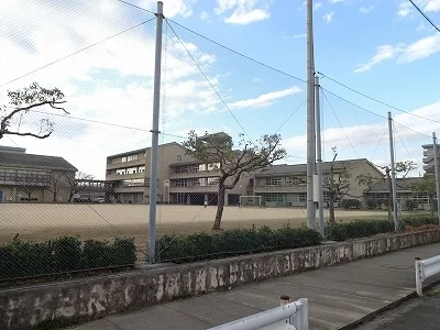 藍住東小学校まで650m