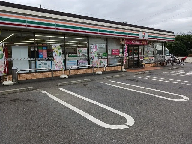 セブンイレブン埼玉川島店まで570m