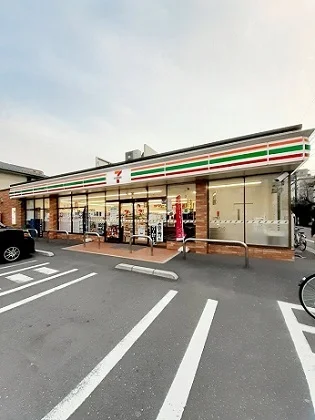 セブンイレブン東新町2丁目店まで279m