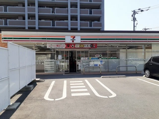 セブンイレブン玉名駅東店まで600m