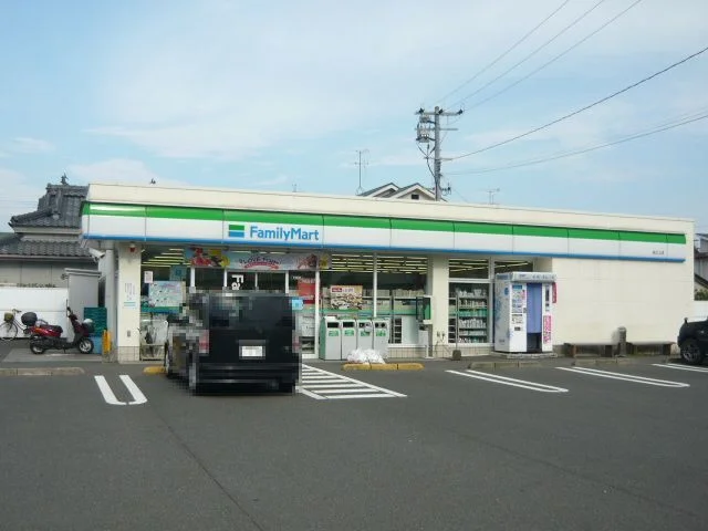 ファミリーマート坂之上店まで550m