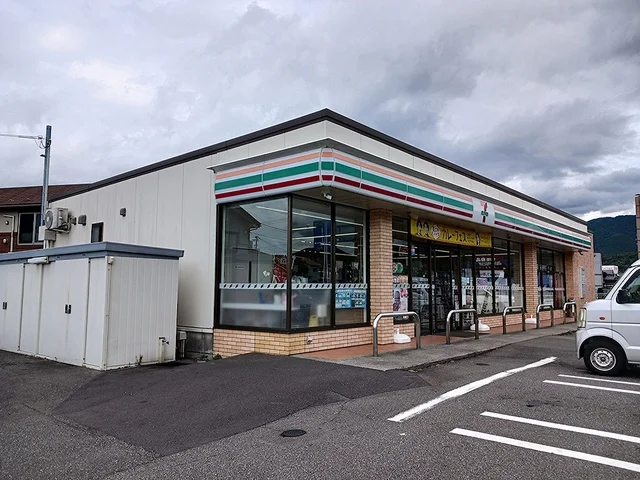 セブンイレブン敦賀27号線店まで90m