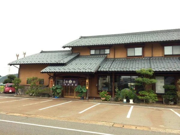 まる金そばまで550m