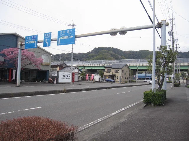 静清バイパス　長崎ICまで950m