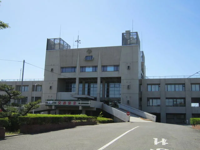 西尾市役所一色支所まで1000m