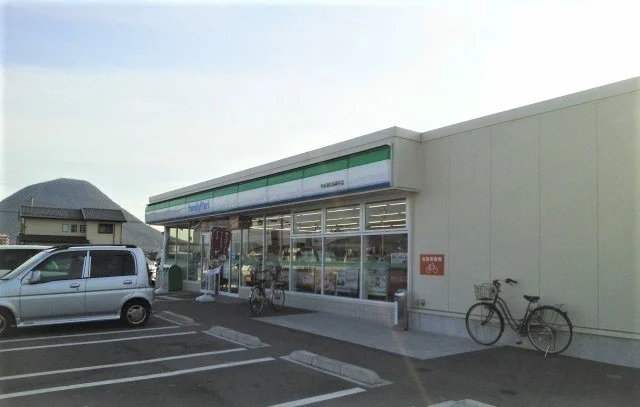 ファミリーマート宇多津町長縄手まで450m