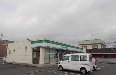 ファミリーマート三島長伏店まで450m
