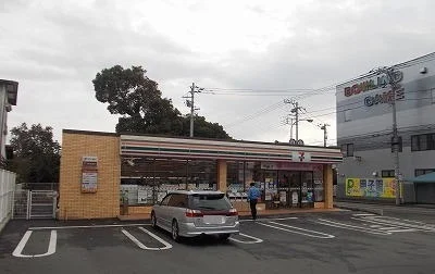 セブンイレブン三島松本南店まで800m