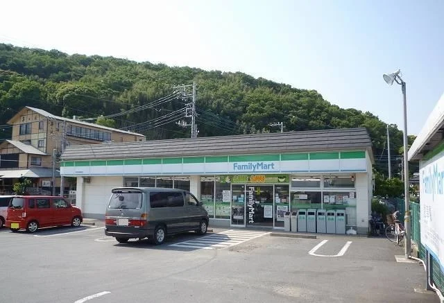 ファミリーマート伊豆長岡南店まで900m