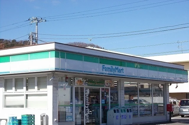 ファミリーマート修善寺駅北口店まで550m