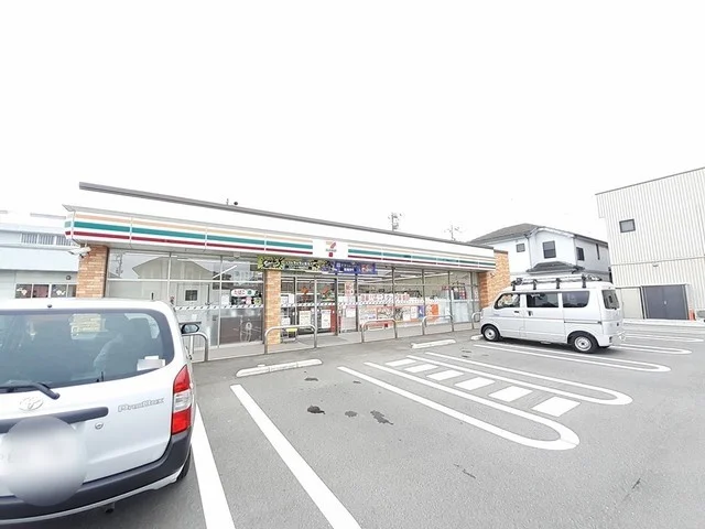 セブンイレブン 坂井東４丁目店まで410m