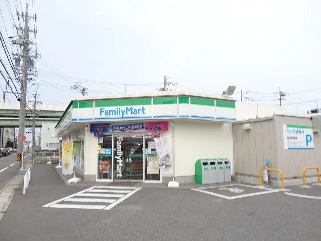 ファミリーマート大高折戸店まで300m