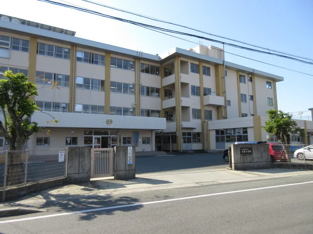 天領小学校まで260m
