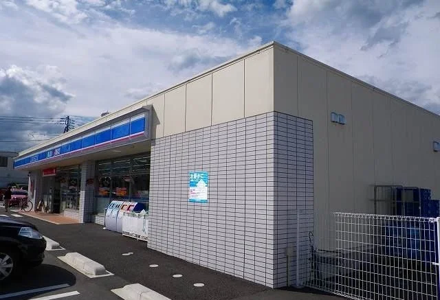 ローソン御殿場新橋東店まで450m