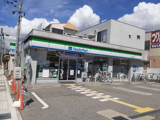 ファミリーマート西宮桜谷店様まで150m